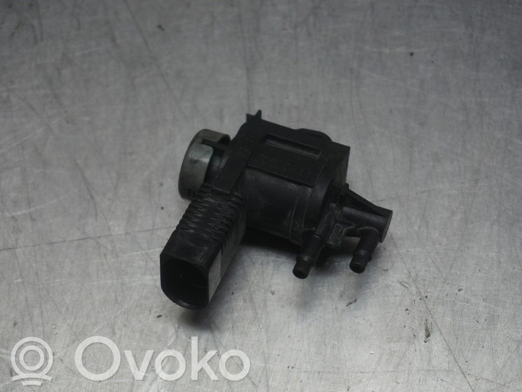 Audi A3 S3 8L Vakuumventil Unterdruckventil Magnetventil 