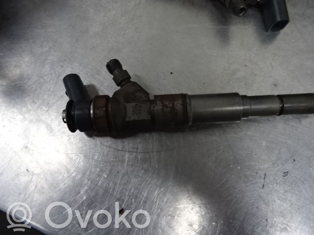 Fuel injector   13537793836,172920,7793836