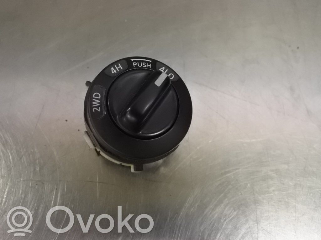 Nissan Navara D40 Interruttore blocco differenziale 