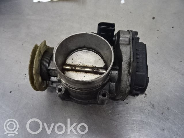Audi A4 S4 B5 8D Zawór przepustnicy 