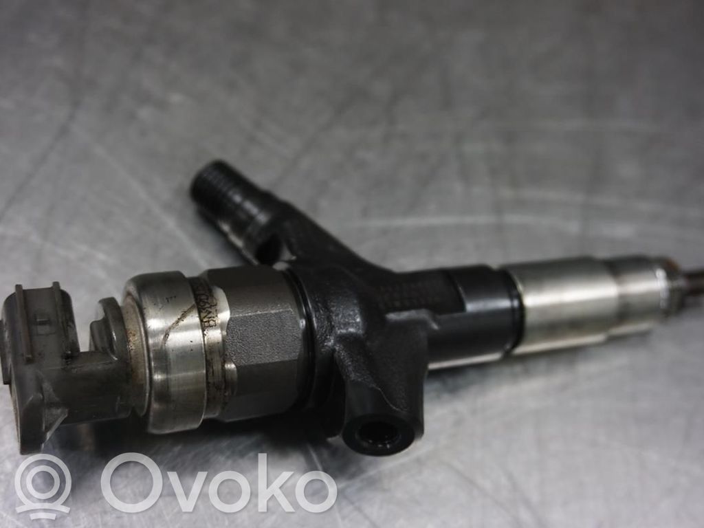 Inyector de combustible   16613AA020,173024