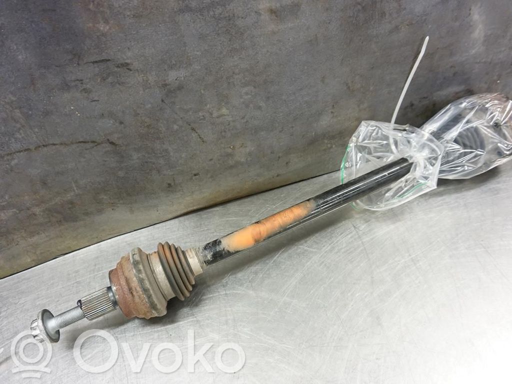 Volkswagen PASSAT B8 Półoś tylna 
