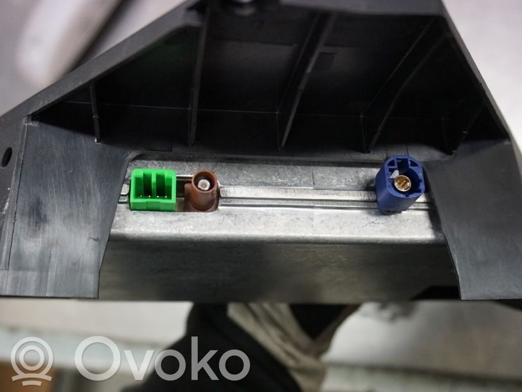 Volvo V60 Kita salono detalė 