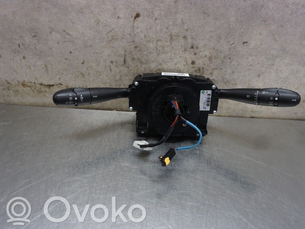 Peugeot 207 Leva/interruttore dell’indicatore di direzione e tergicristallo 
