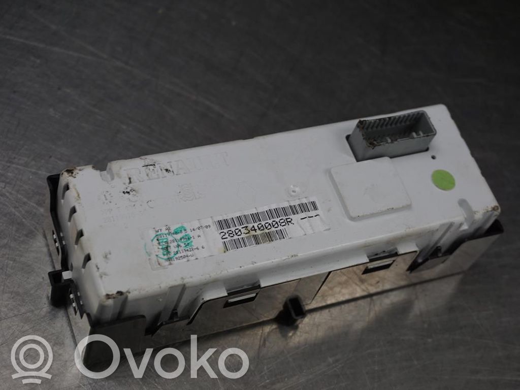 Renault Megane III Radio / CD/DVD atskaņotājs / navigācija 