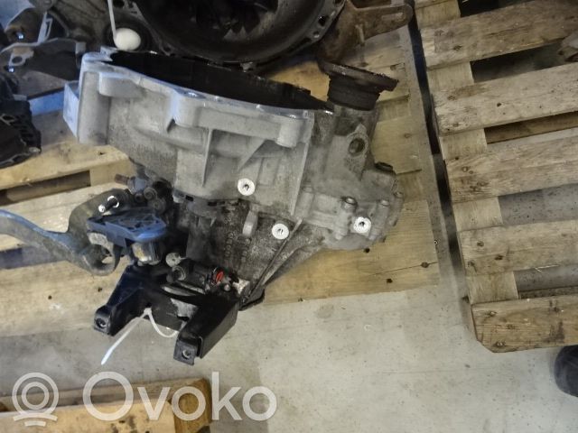 Manualna 5-biegowa skrzynia biegów   02T300057Q,N030492