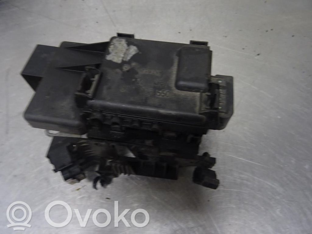 Volkswagen Polo III 6N 6N2 6NF Saugiklių blokas 