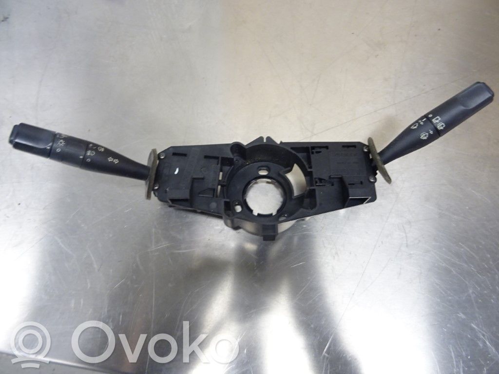 Peugeot 206 Interruptor/palanca de limpiador de luz de giro 