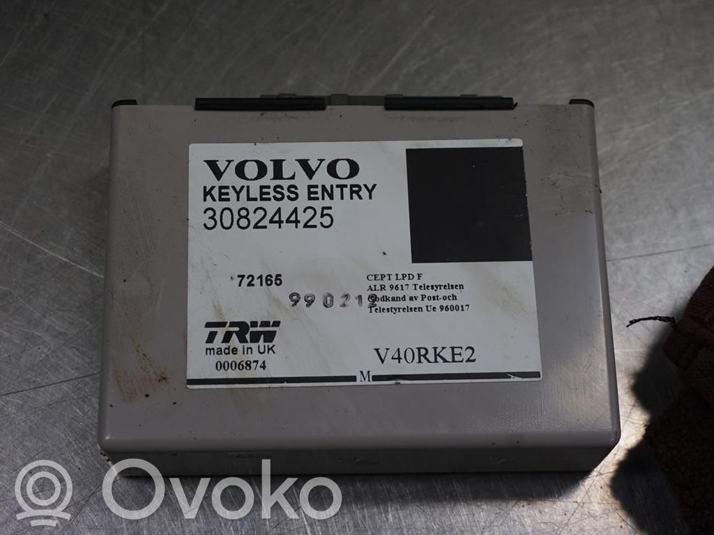 Volvo S40, V40 Oven keskuslukituksen ohjausyksikön moduuli 