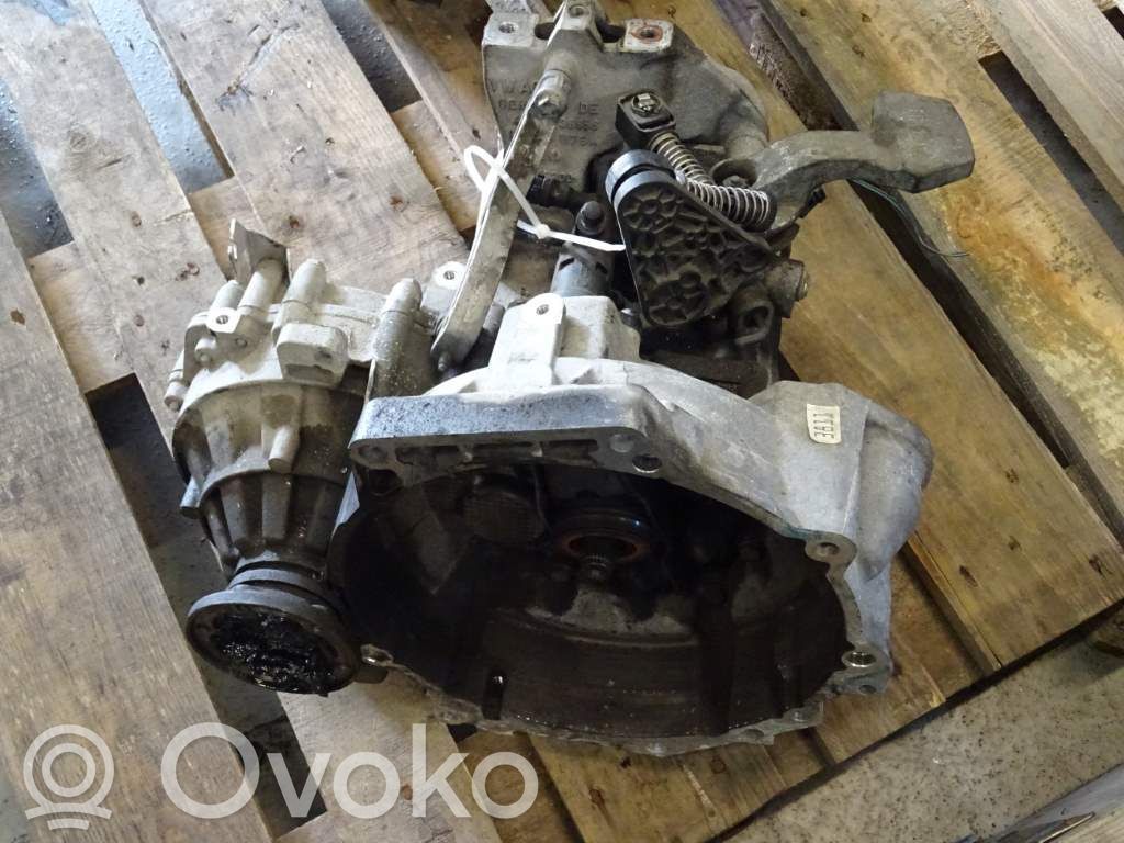 Volkswagen Golf V Manual 5 speed gearbox 