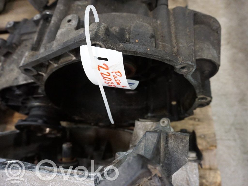 Volkswagen PASSAT B6 Manualna 6-biegowa skrzynia biegów 
