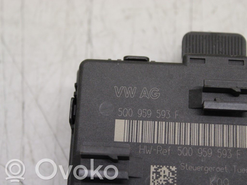 Volkswagen PASSAT B8 Durvju vadības bloks 