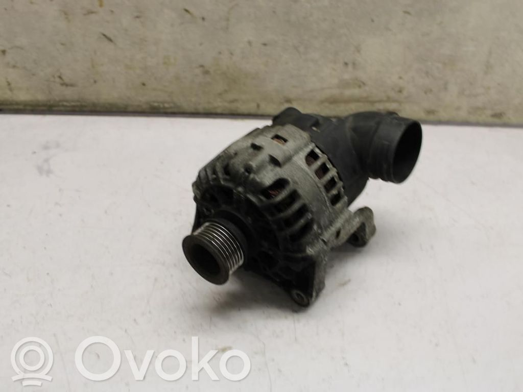 BMW 5 E39 Ģenerators 