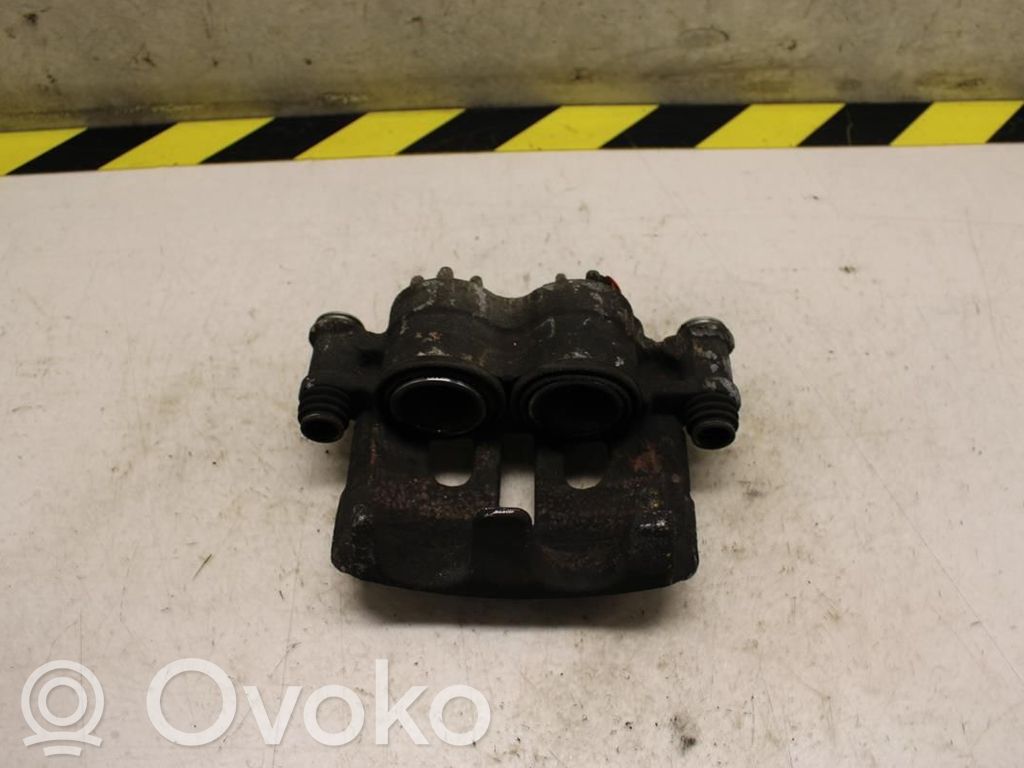 Renault Master III Zacisk hamulcowy przedni 
