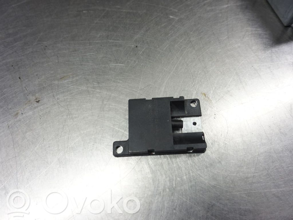 BMW 5 E60 E61 Radio antenna 