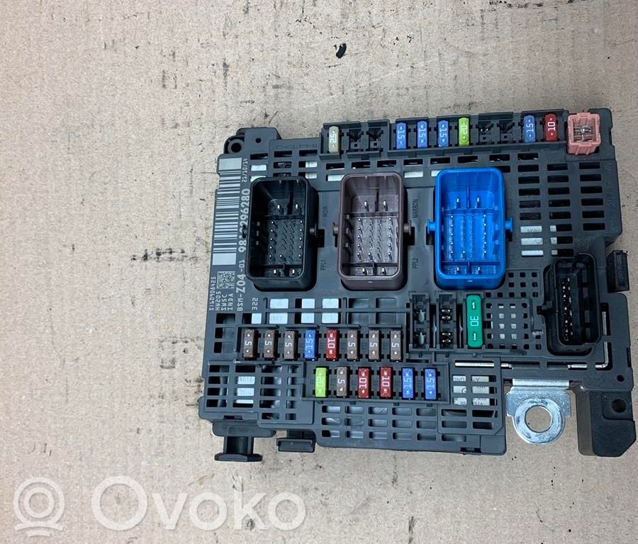 Citroen C4 II Picasso Sulakemoduuli 