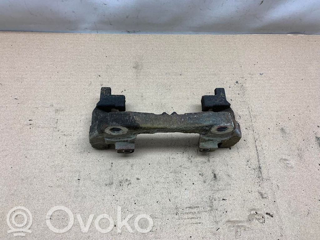 Opel Astra K Mocowanie przedniego zacisku hamulca 