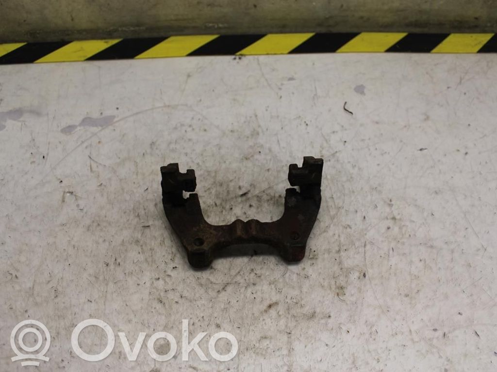 Volkswagen Golf VII Supporto della pinza del freno anteriore 