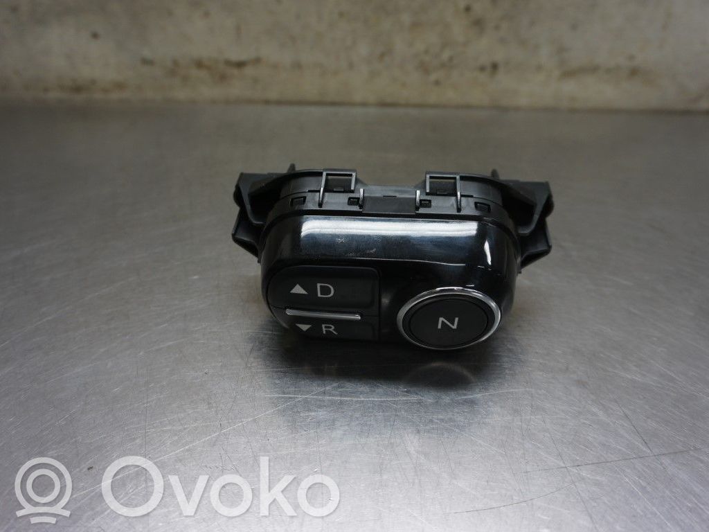 Manetki / Pokrętła / Łopatki zmiany biegów   98010205XU,253284