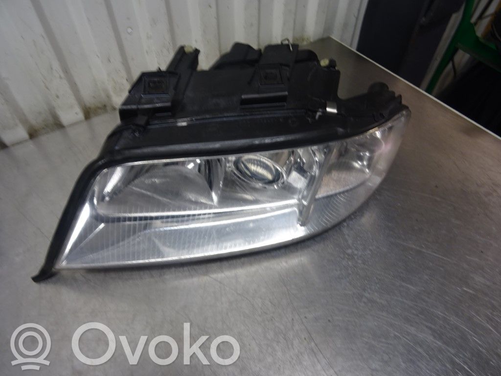 Audi A6 S6 C5 4B Lampa przednia 