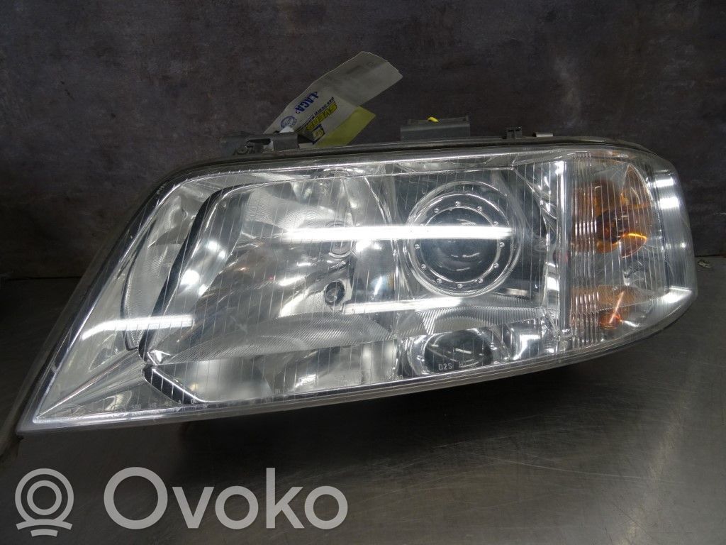 Audi A6 S6 C5 4B Lampa przednia 