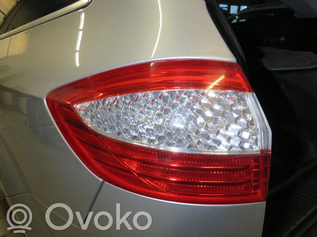 Ford Mondeo MK IV Lampă spate în caroserie 