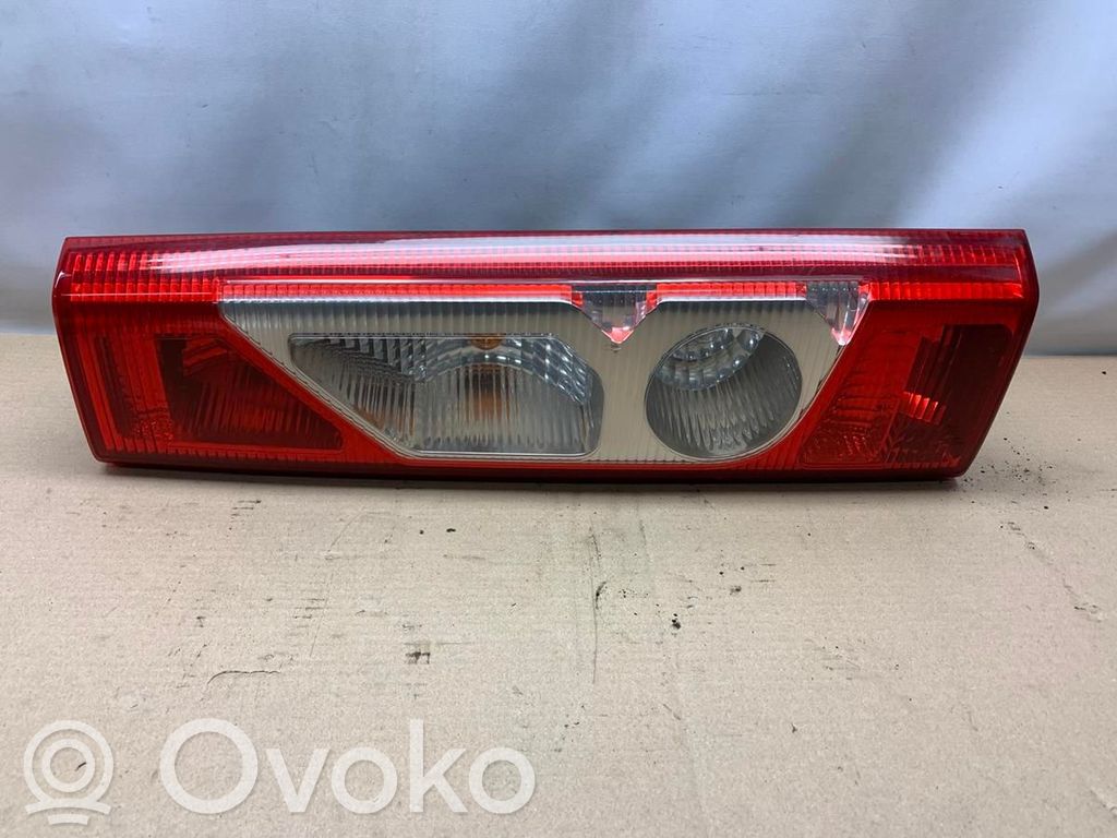 Rear/tail lights   0557612,104308,9467069888