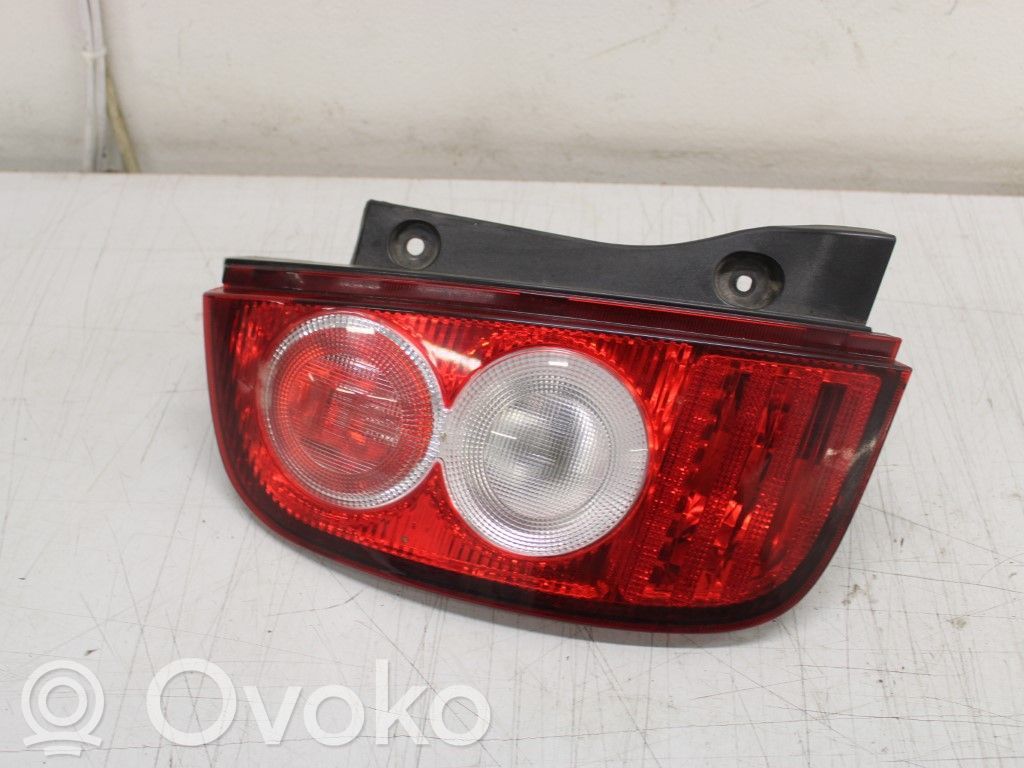 Nissan Micra Luci posteriori
