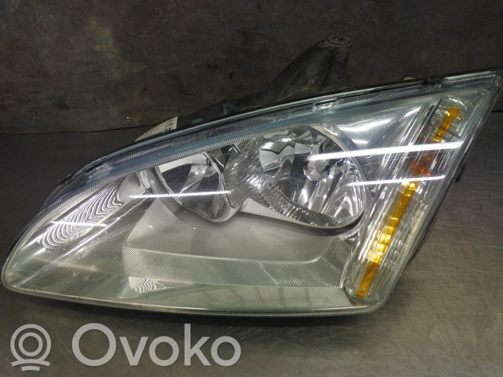 Ford Focus Headlight/headlamp 