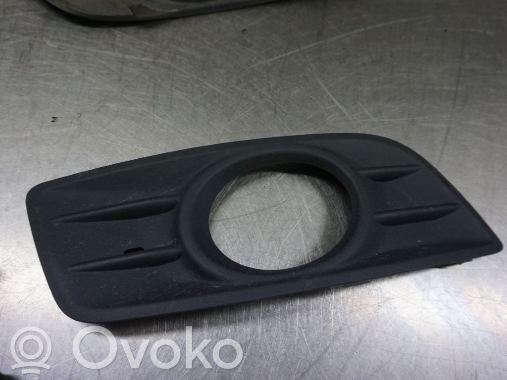 Volvo V50 Grotelės viršutinės 