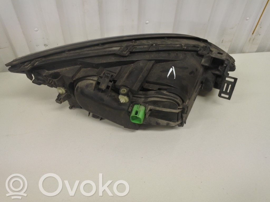 Ford Mondeo Mk III Передняя фара 