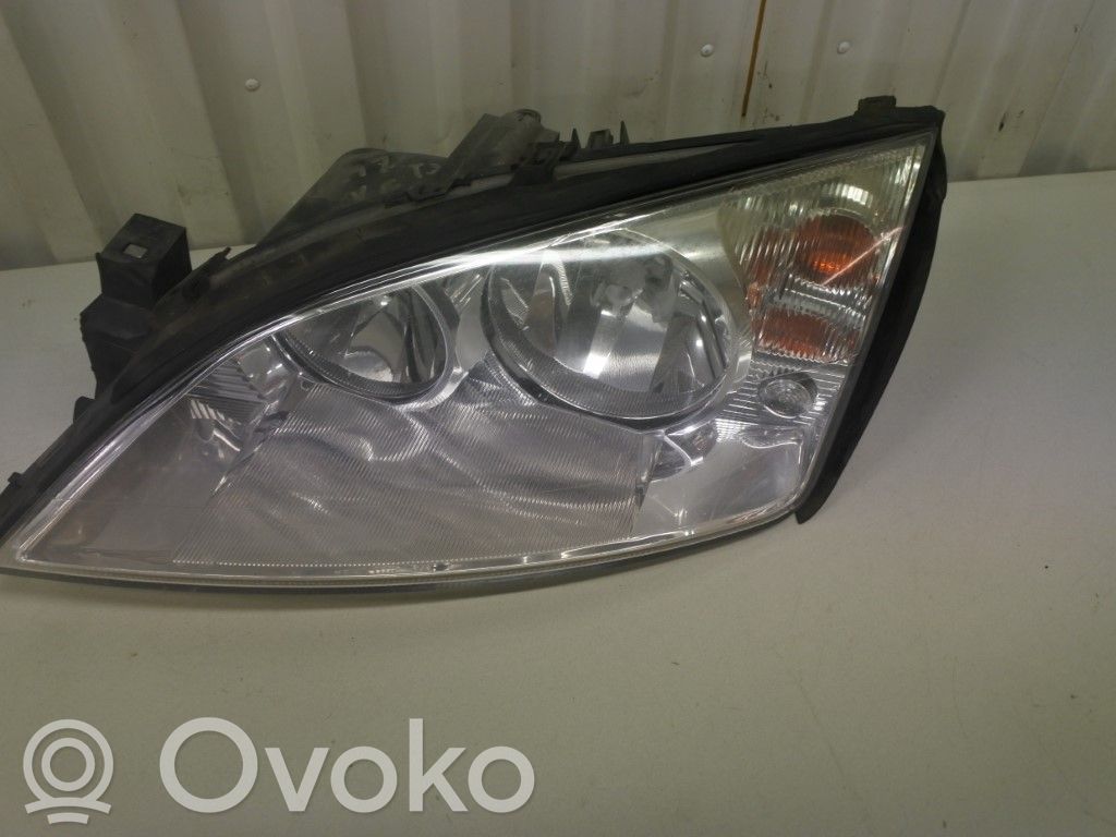 Ford Mondeo Mk III Передняя фара 