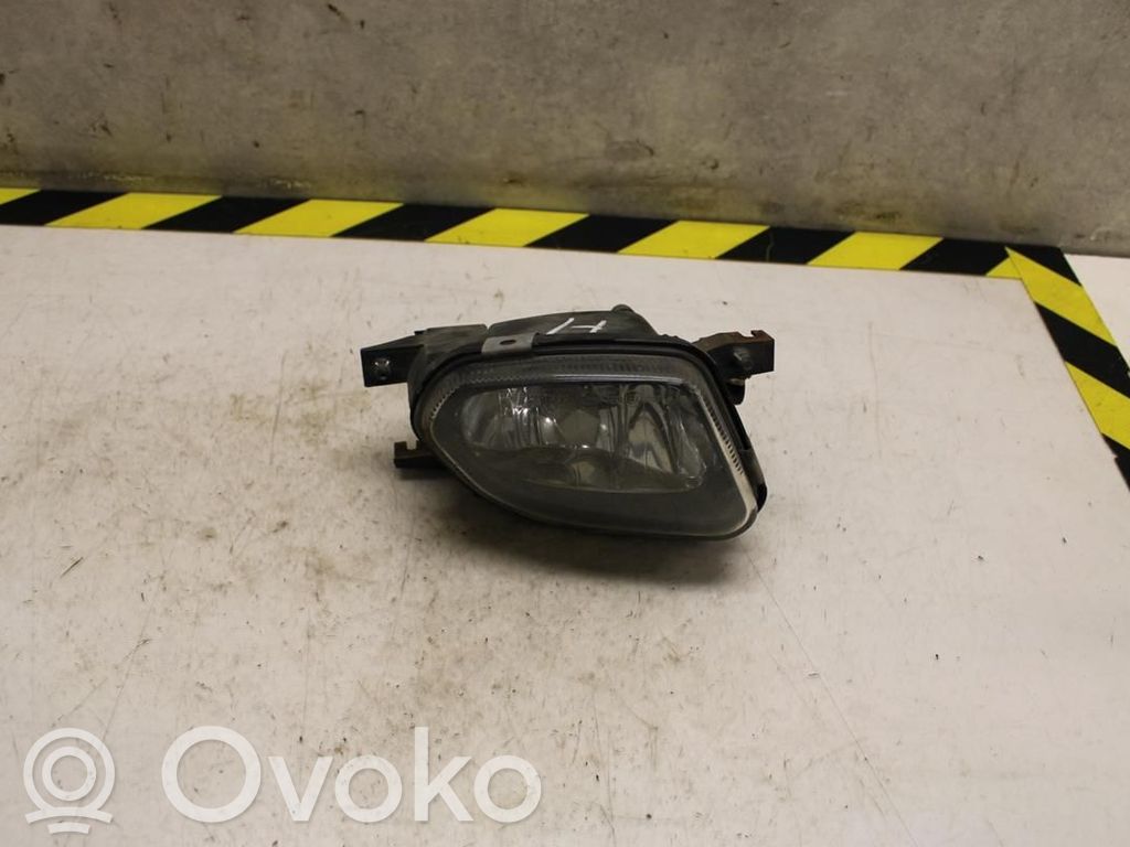 Mercedes-Benz E W211 Światło przeciwmgłowe przednie 