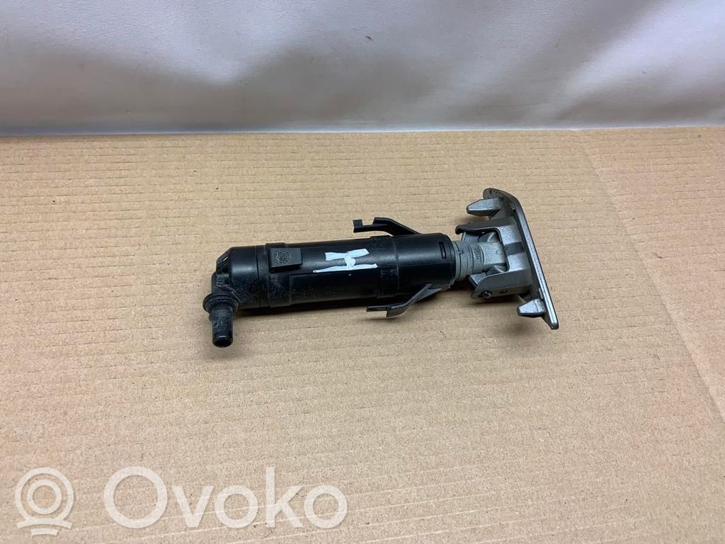 Volkswagen Touran II Headlight washer spray nozzle 