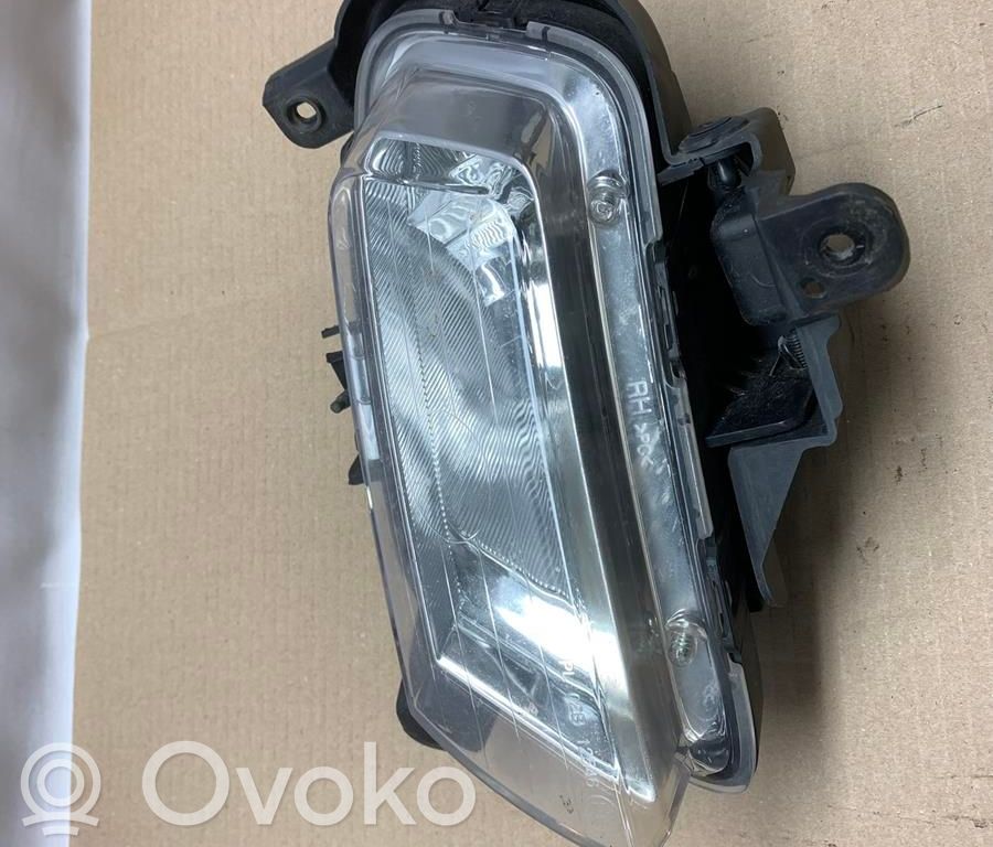 Miglas lukturis priekšā   3267482,136298