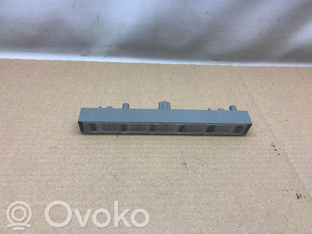 Toyota Auris E180 Trzecie światło stop 