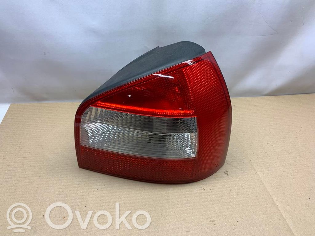 Lampa tylna   8L0945096C,157670,00156564