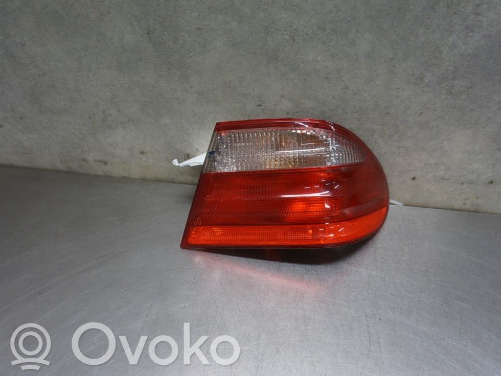 Lampa tylna   A2108203464,157892