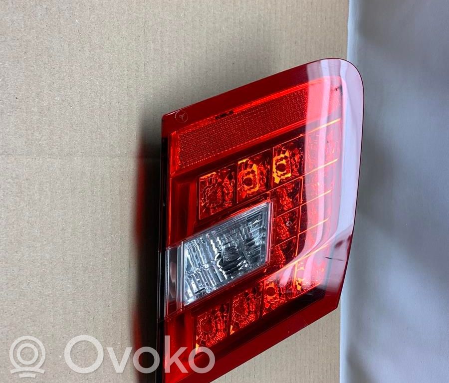 Lampy tylnej klapy bagażnika   A2128200864,158273