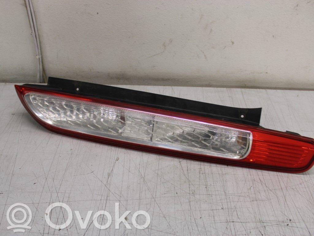 Luz trasera/de freno   1520757,157852
