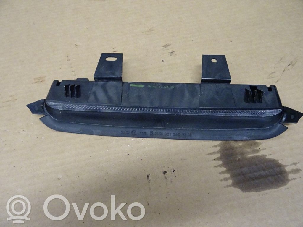 Kolmas/lisäjarruvalo   8620290,156740