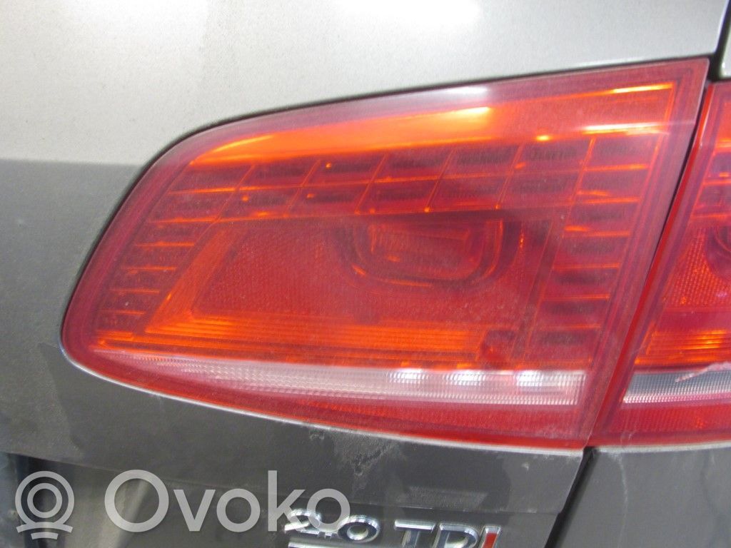 Volkswagen PASSAT B7 Luci posteriori del portellone del bagagliaio 