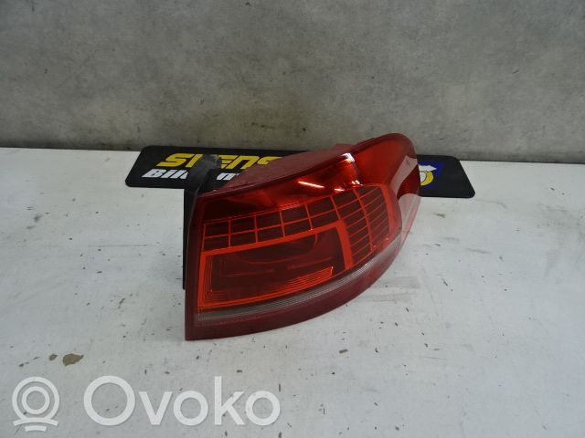 Volkswagen PASSAT B7 Lampa tylna 
