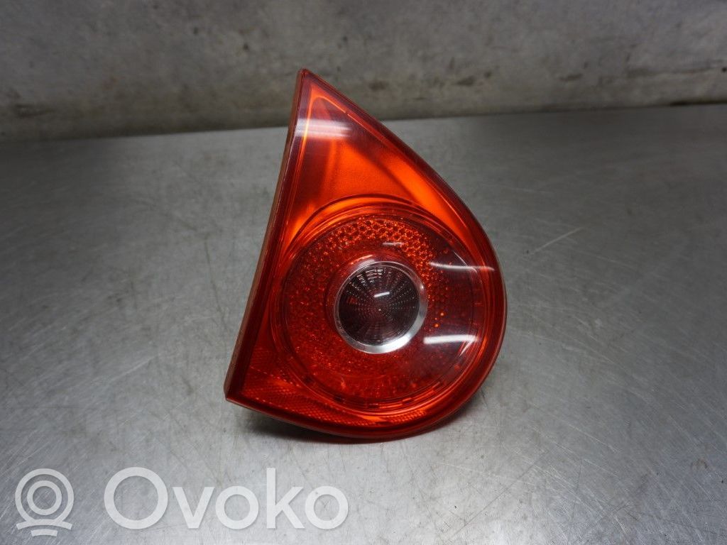 Volkswagen Golf V Lampy tylnej klapy bagażnika 