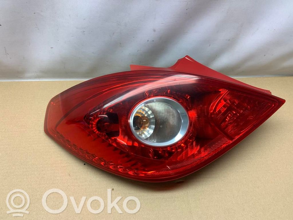 Opel Corsa D Lampă spate în caroserie 