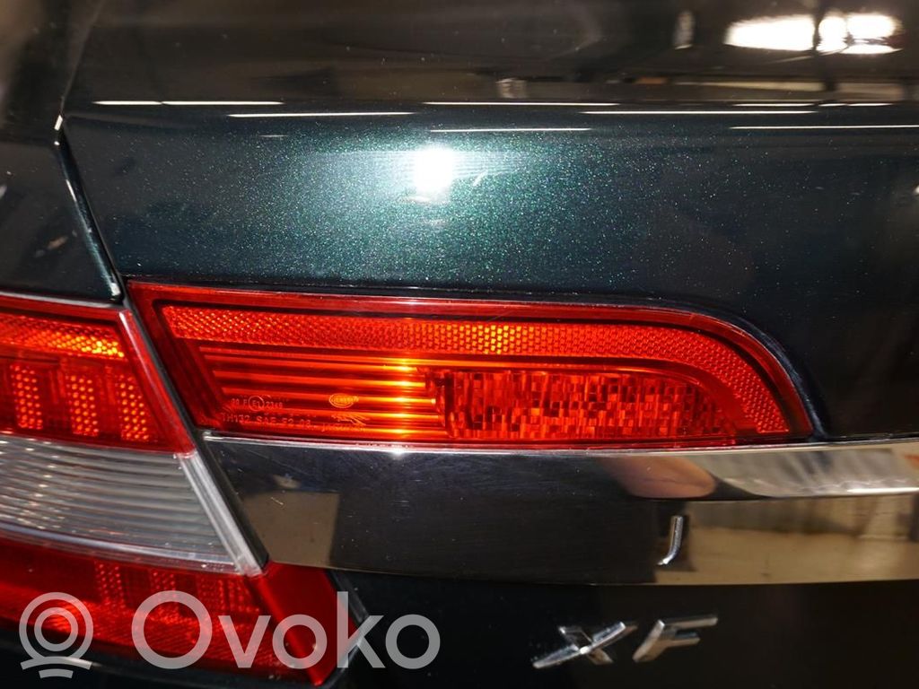 Jaguar XF X250 Lampă spate în capacul portbagajului 