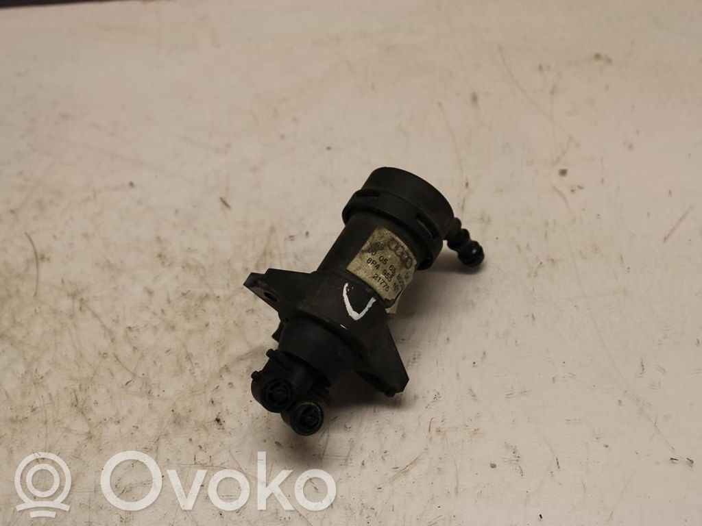 Audi A3 S3 8P Dysza spryskiwacza lampy przedniej 