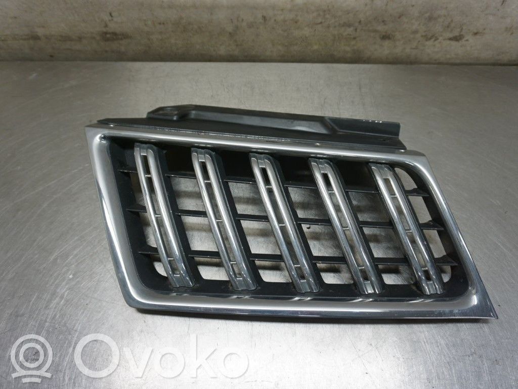 Mitsubishi L200 Kratka dolna zderzaka przedniego 