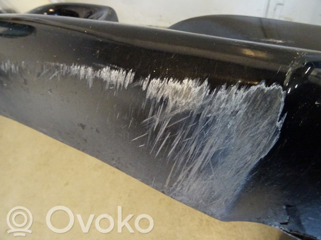 BMW 5 E60 E61 Apatinė bamperio dalis (lūpa) 