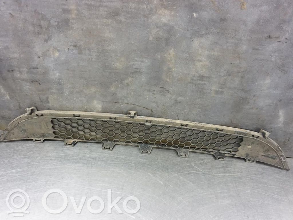 Peugeot 1007 Griglia superiore del radiatore paraurti anteriore 